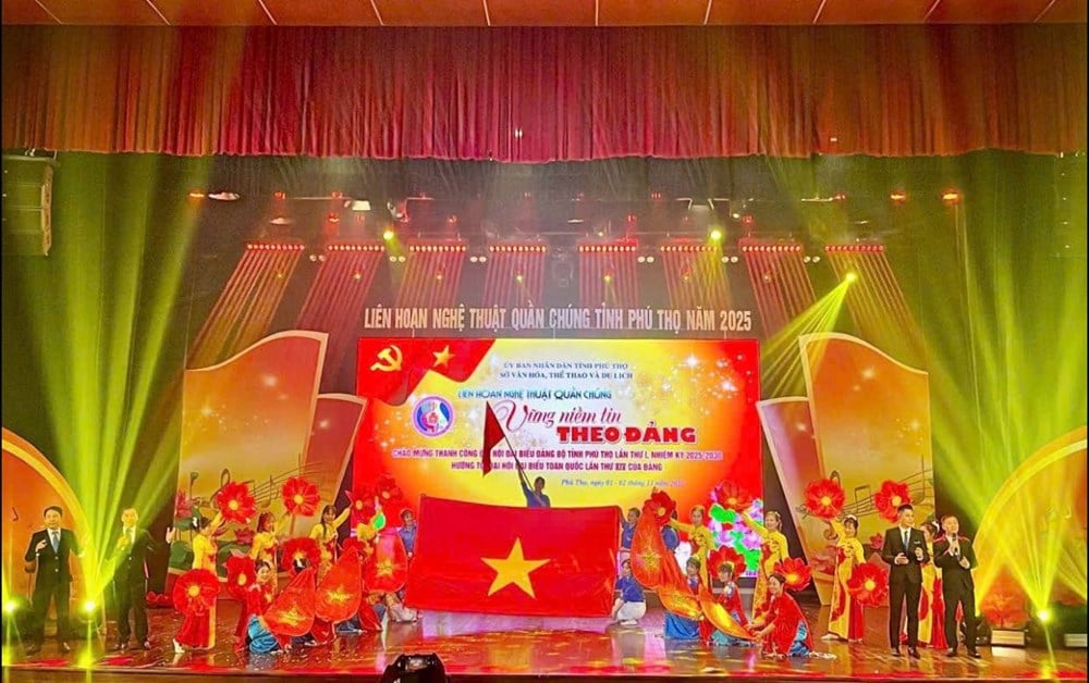 70 utmerkede forestillinger vant priser på Phu Tho Provincial Mass Arts Festival - bilde 1