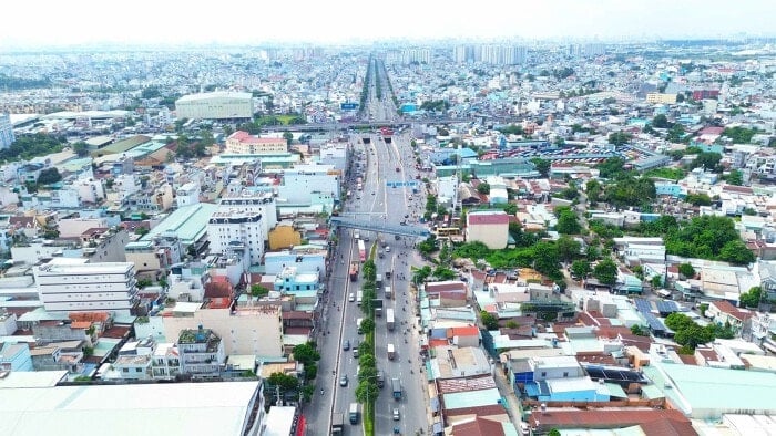 Route nationale 22 depuis l'intersection d'An Suong, Hô Chi Minh-Ville.