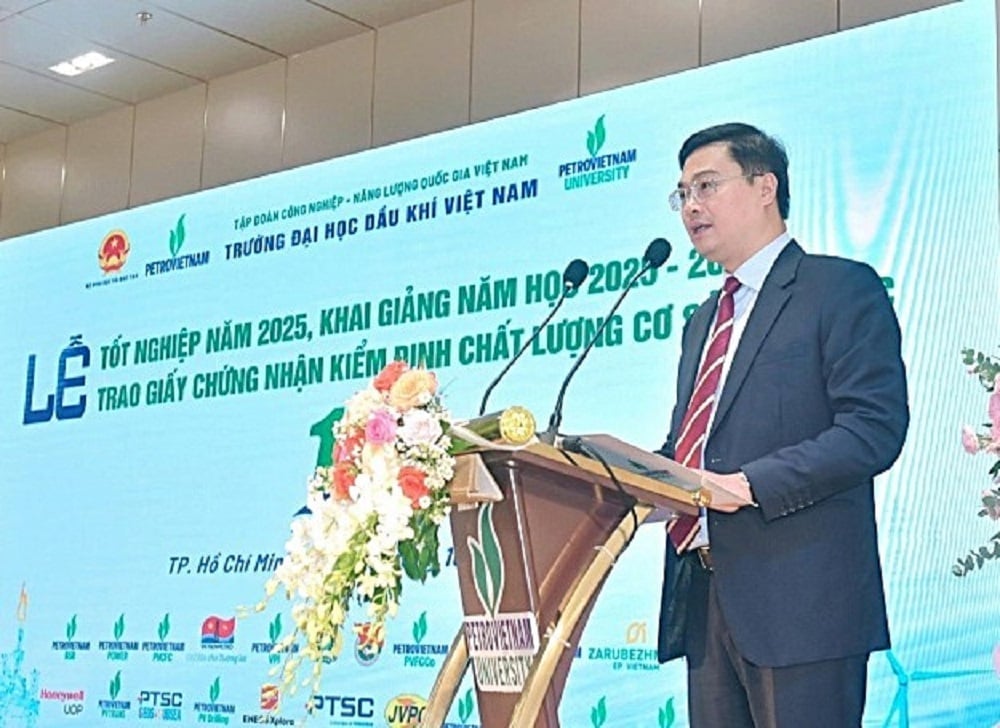 TS Đặng Văn Huấn - Phó Vụ trưởng Vụ Giáo dục Đại học: Với mô hình 'Đại học Doanh nghiệp', PVU có lợi thế nổi bật để gắn kết chặt chẽ giữa đào tạo, nghiên cứu và chuyển giao tri thức. Ảnh: PVU.