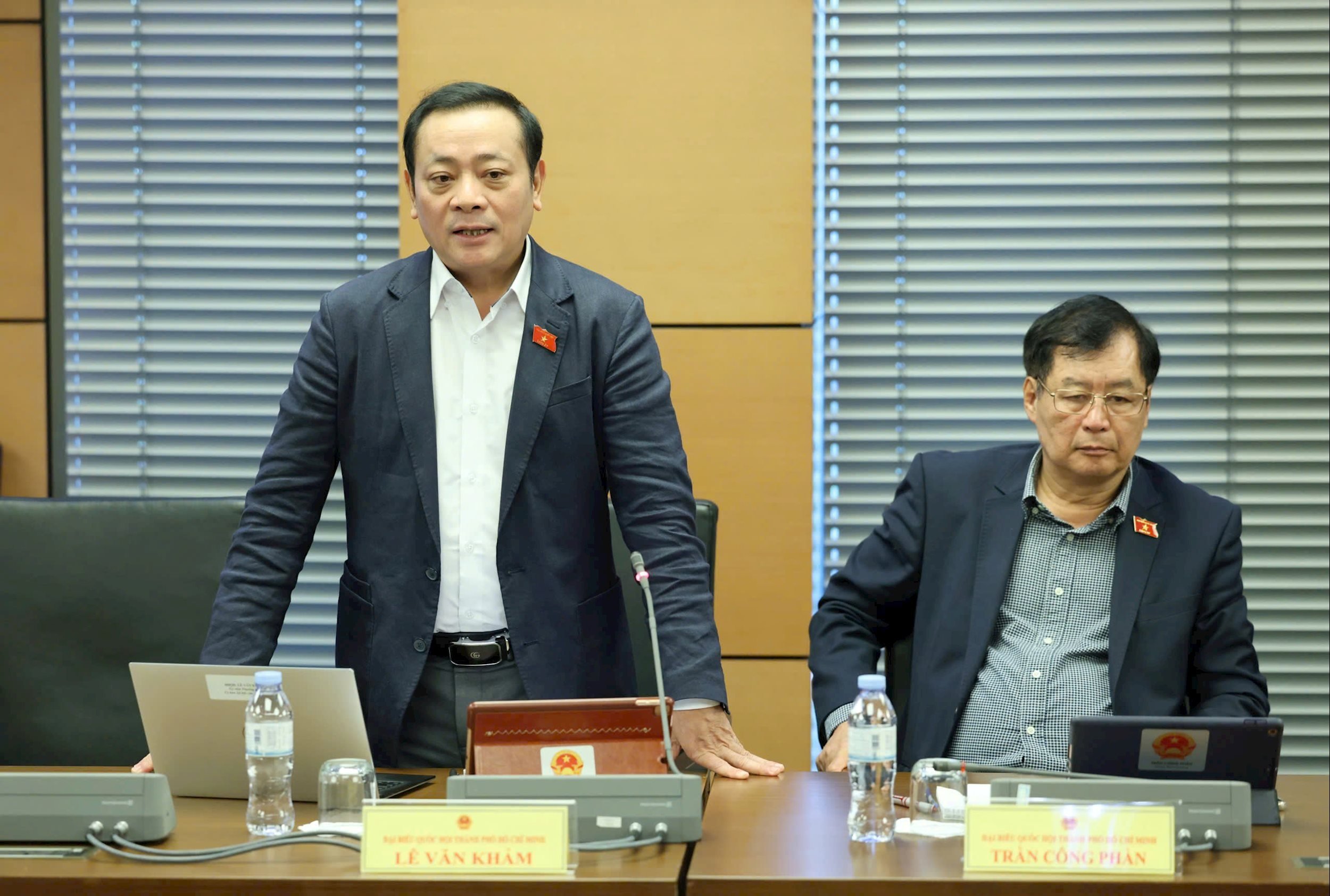 ผู้แทนรัฐสภา เล วัน คำ