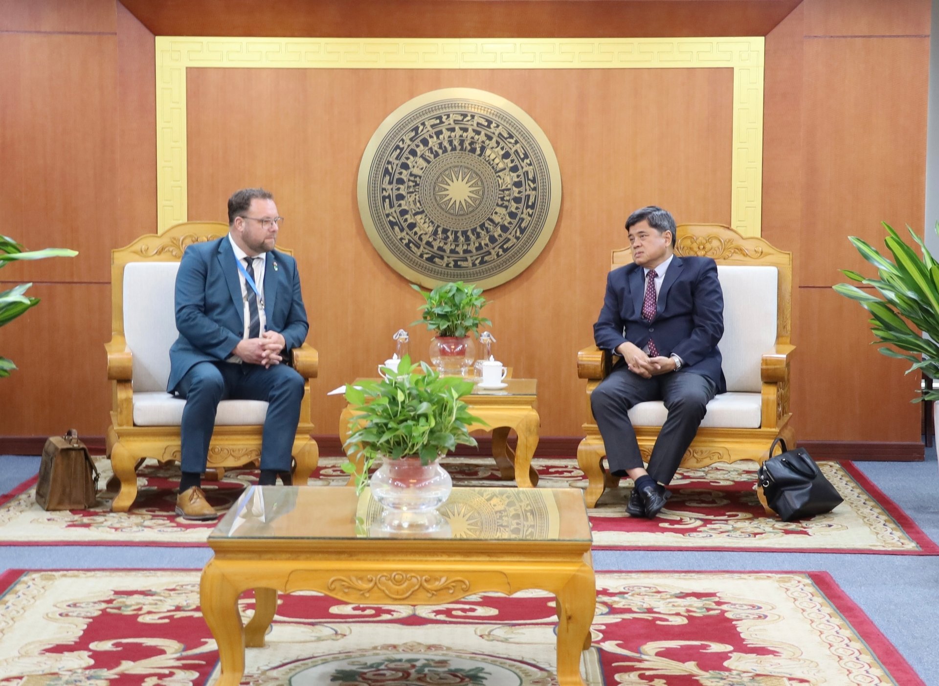 Thứ trưởng Trần Thanh Nam tiếp ông Marcus Malsch, Quốc vụ khanh Bộ Kinh tế, Nông nghiệp và Phát triển Nông thôn Bang Thüringen. Ảnh: Phương Linh.