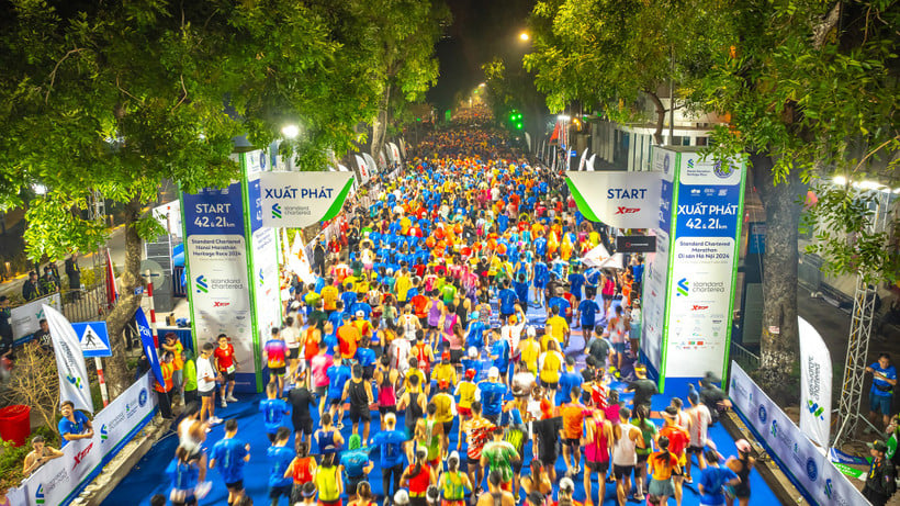 Забег Standard Chartered Marathon Heritage Hanoi 2024 был успешно проведен с предоставлением медицинской гарантии бегунам.