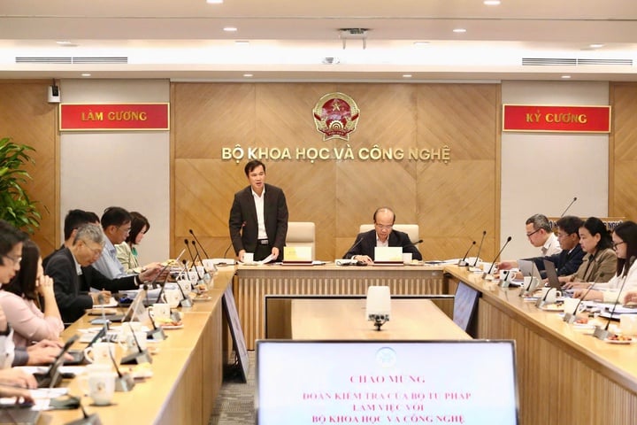 Đoàn kiểm tra liên ngành của Bộ Tư pháp làm việc với Bộ Khoa học và Công nghệ- Ảnh 1.