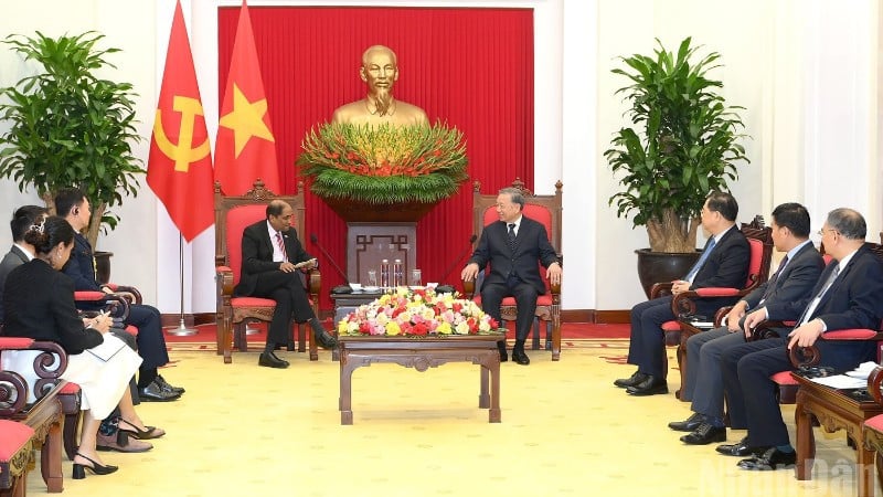 党中央本部での歓迎会の様子。（写真：ダン・コア）