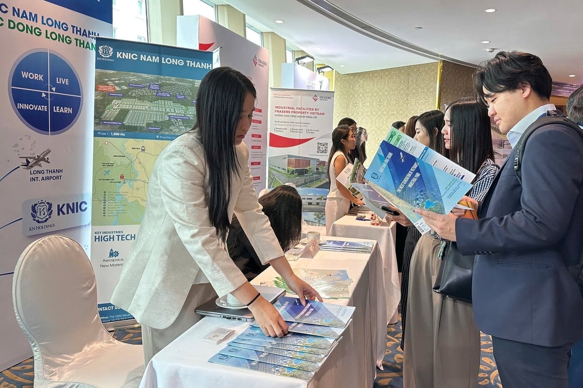 Gian hàng của KN Industrial City (KNIC) thuộc Tập đoàn KN Holdings thu hút sự quan tâm của các nhà đầu tư tại sự kiện Diễn đàn Bất động sản Công nghiệp Việt Nam lần thứ 5 - năm 2025. Ảnh: KN Holdings.