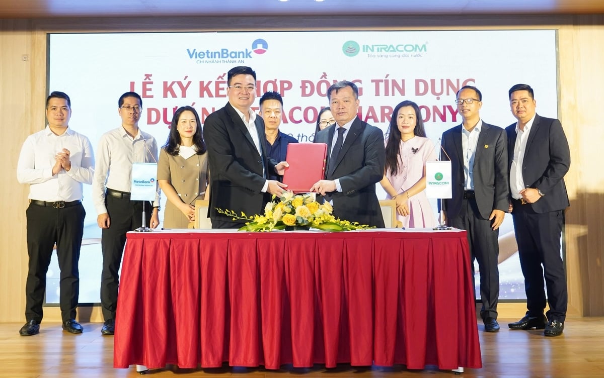Intracom Group và Ngân hàng Vietinbank - CN Thành An đã tổ chức lễ ký kết hợp đồng tín dụng dự án bất động sản Intracom Harmony sáng ngày 30/10. Ảnh: Thanh Tùng.