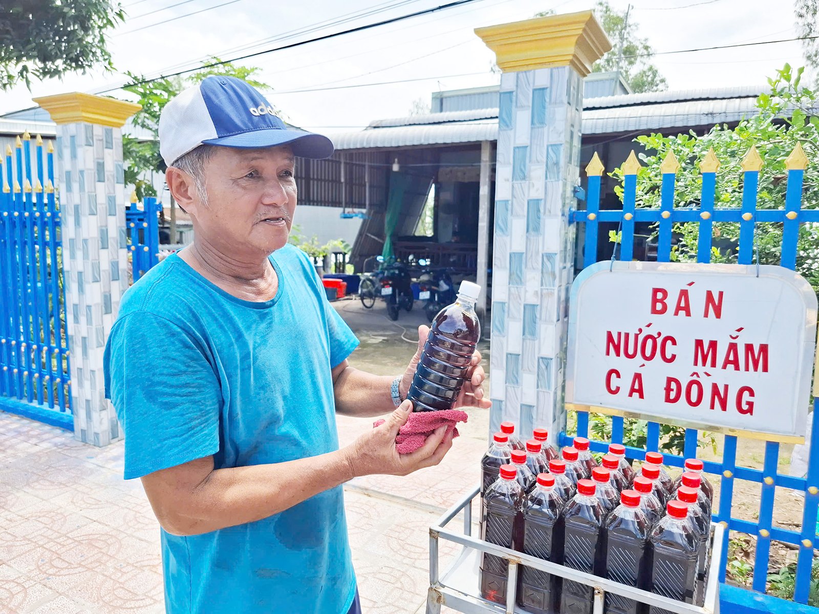 ຮັກກິ່ນນ້ຳປາຈາກບ້ານ!