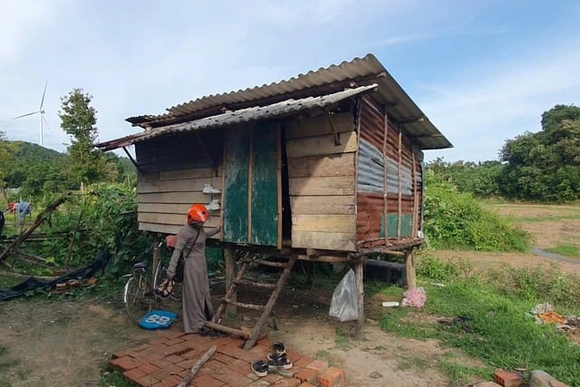 Dựng lán trại gần trường để đi học  - Ảnh 3.