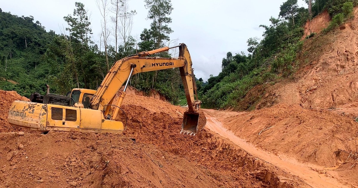 Giao nhiệm vụ cho các đơn vị khắc phục đảm bảo giao thông đường bộ