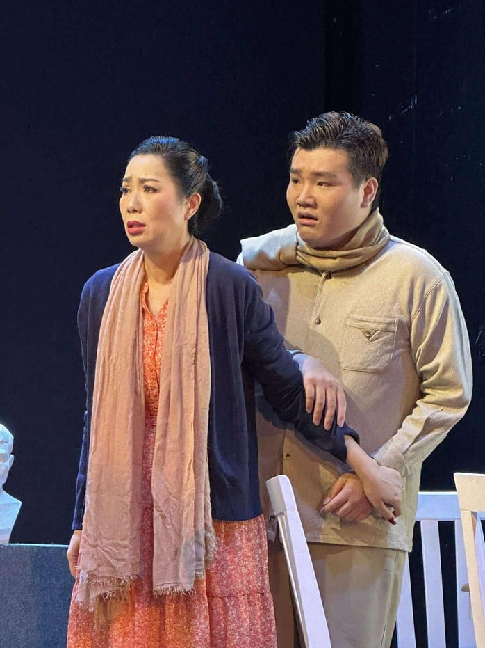 Trịnh Kim Chi, Trung Dũng, Vũ Xuân Trang, Hoàng Thy hội ngộ cảm xúc trong kịch