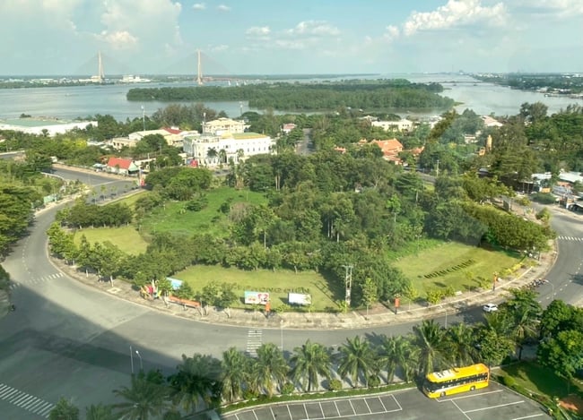 ໄລຍະ 2026 - 2030: ແຄ໋ງຮ່ວາ ຊຸກຍູ້ການພັດທະນາຂໍ້ມູນຂ່າວສານຂອງຮາກຖານໃນໂຄງການຫຼຸດຜ່ອນຄວາມທຸກຍາກໃໝ່ - ພາບ 1. Giai đoạn 2026 – 2030: Cần Thơ đẩy mạnh phát triển thông tin cơ sở trong chương trình giảm nghèo mới - Ảnh 1.