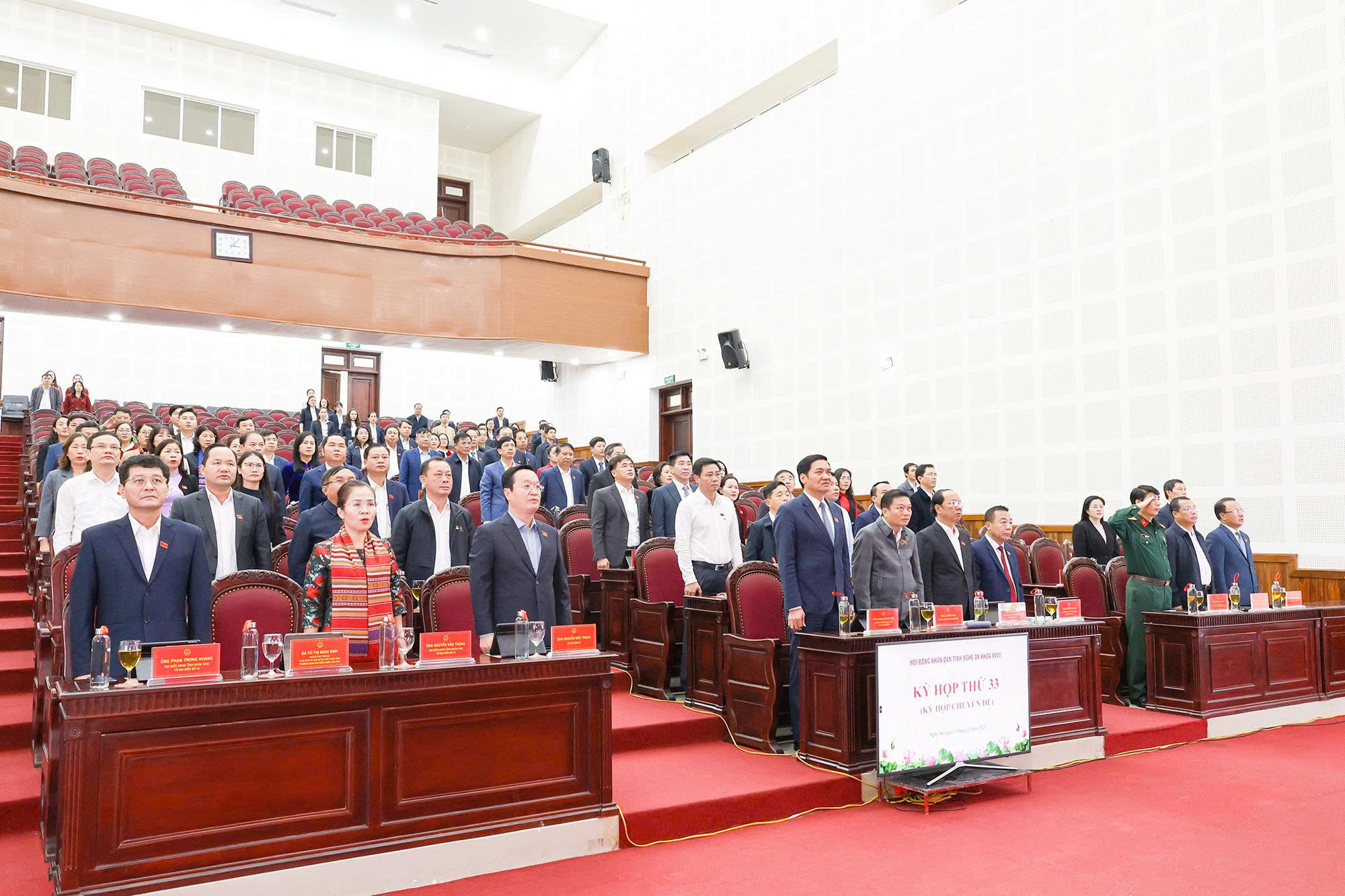 ພາສາອັງກິດ: ຂ່າວ