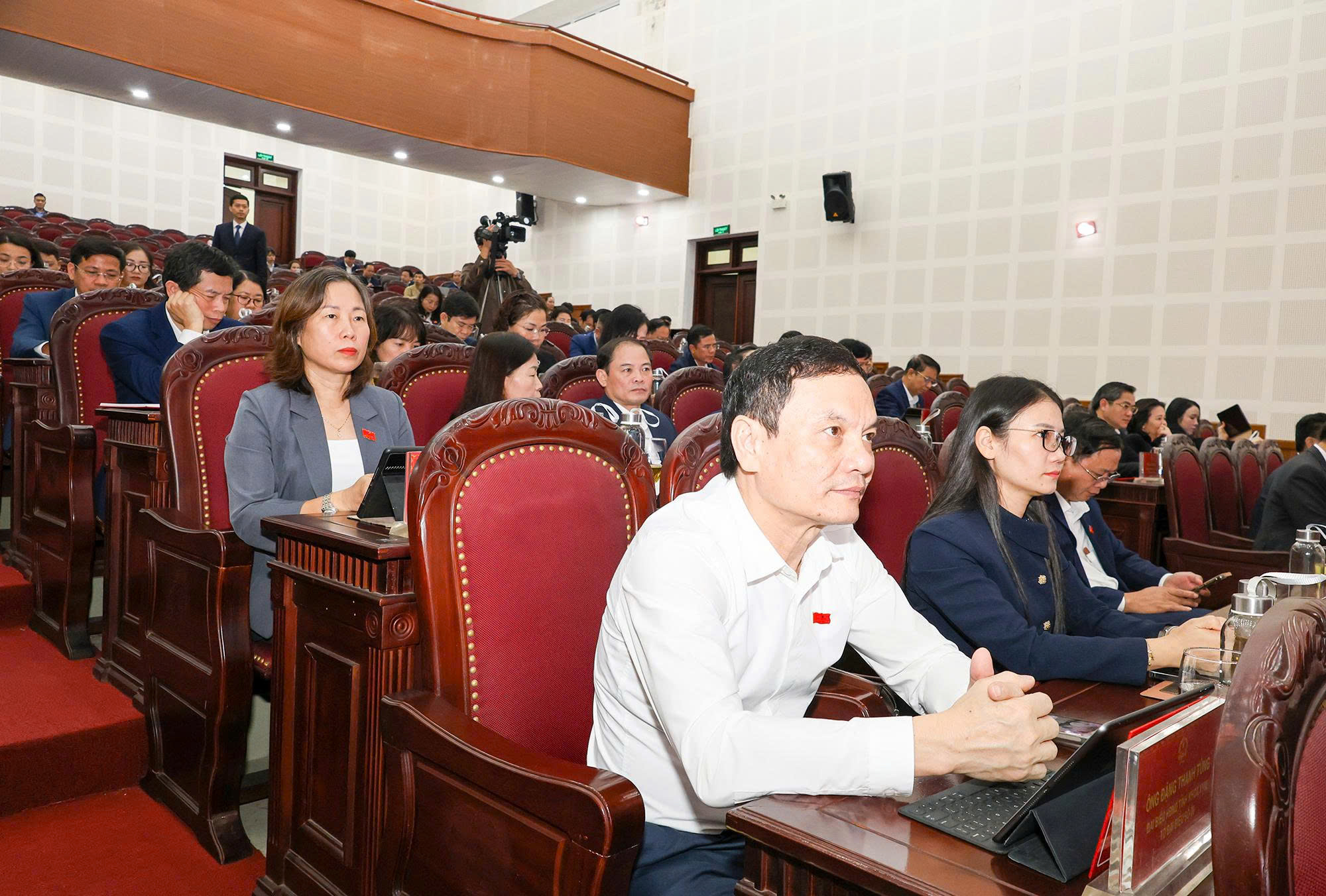 ພາສາອັງກິດ: ຂ່າວ