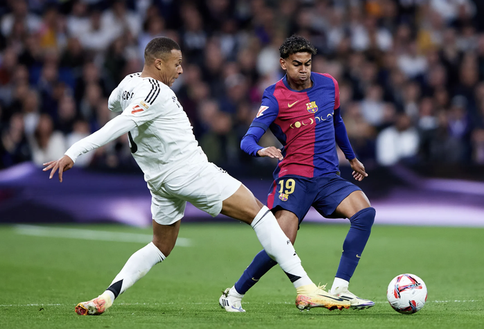 Bất ngờ FIFPRO WORLD XI 2025: Ronaldo, Messi, Salah vắng bóng - Ảnh 3.