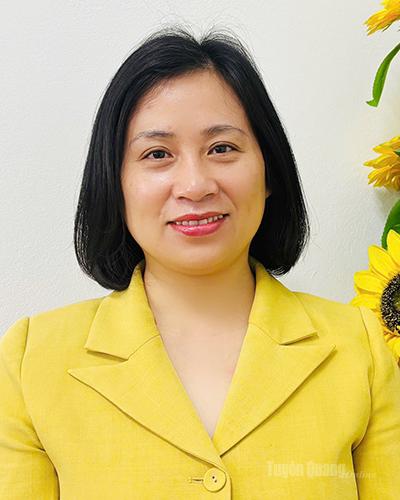 นางสาวฮา มี ฮันห์ หัวหน้าภาควิชารัฐศาสตร์และจิตวิทยาการศึกษา มหาวิทยาลัยตัน เตรา