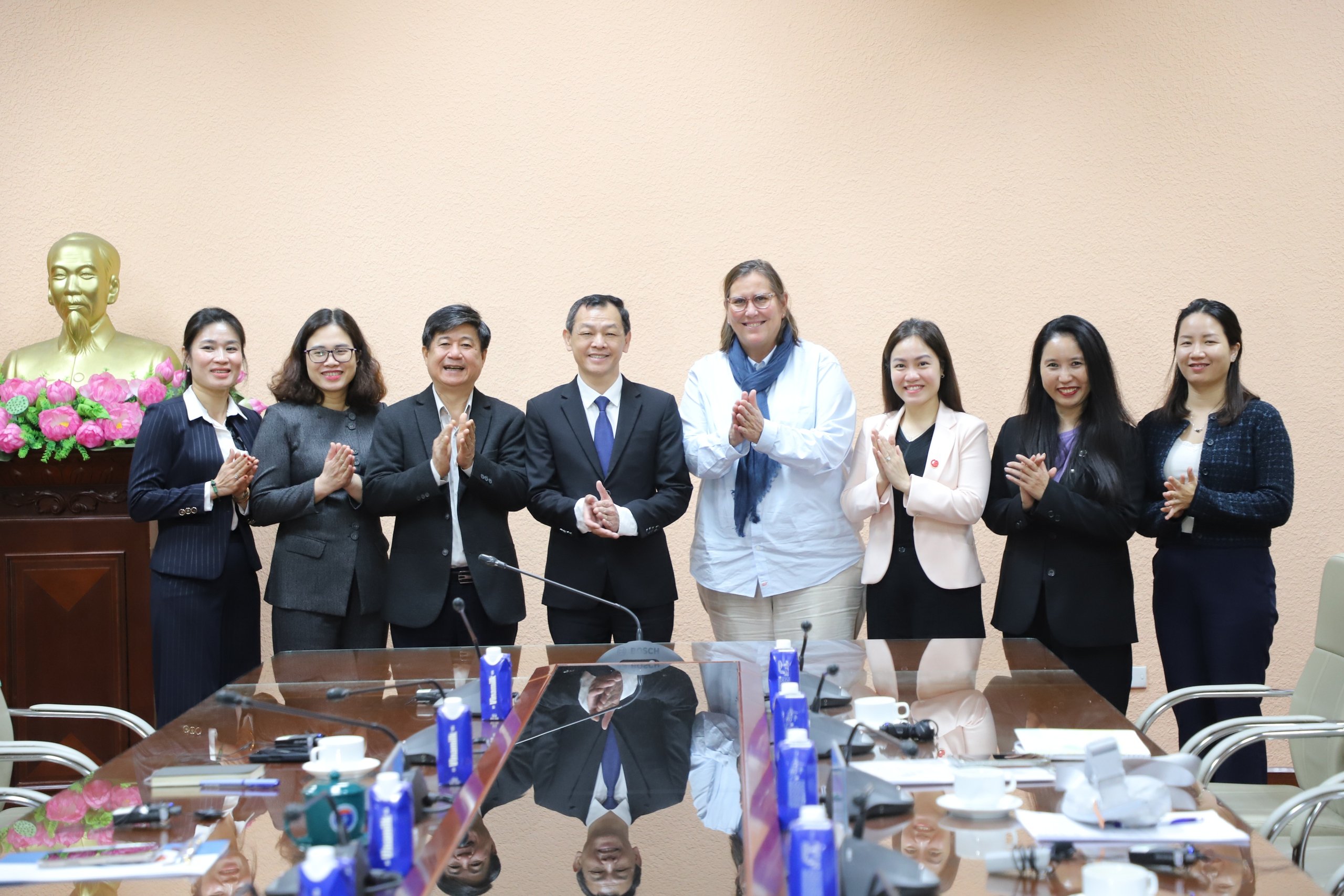 Quỹ từ thiện Bloomberg tiếp tục đồng hành cùng Việt Nam mở rộng hỗ trợ trẻ em phòng ngừa rượu bia, thuốc lá mới- Ảnh 4.