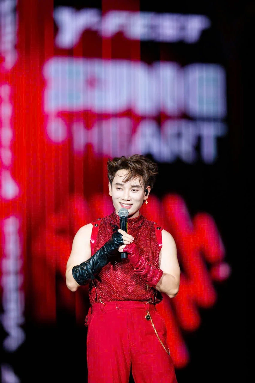 Y-FEST 2025 - Hòa nhịp cảm xúc cùng âm nhạc và công nghệ của Viettel