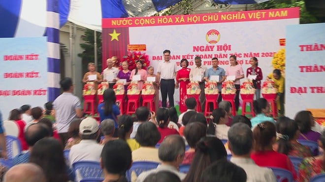 Ngày hội đại đoàn kết toàn dân tộc tại phường Chợ Lớn: Phát huy tinh thần đoàn kết - Ảnh 4.