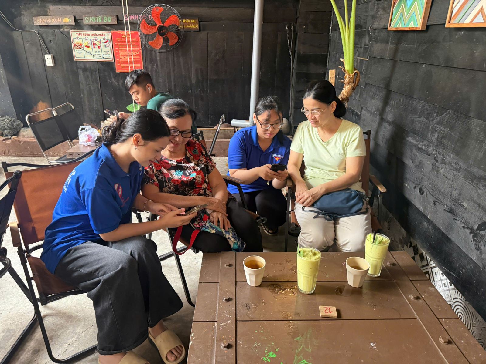 ចំណងជើងរូបថត