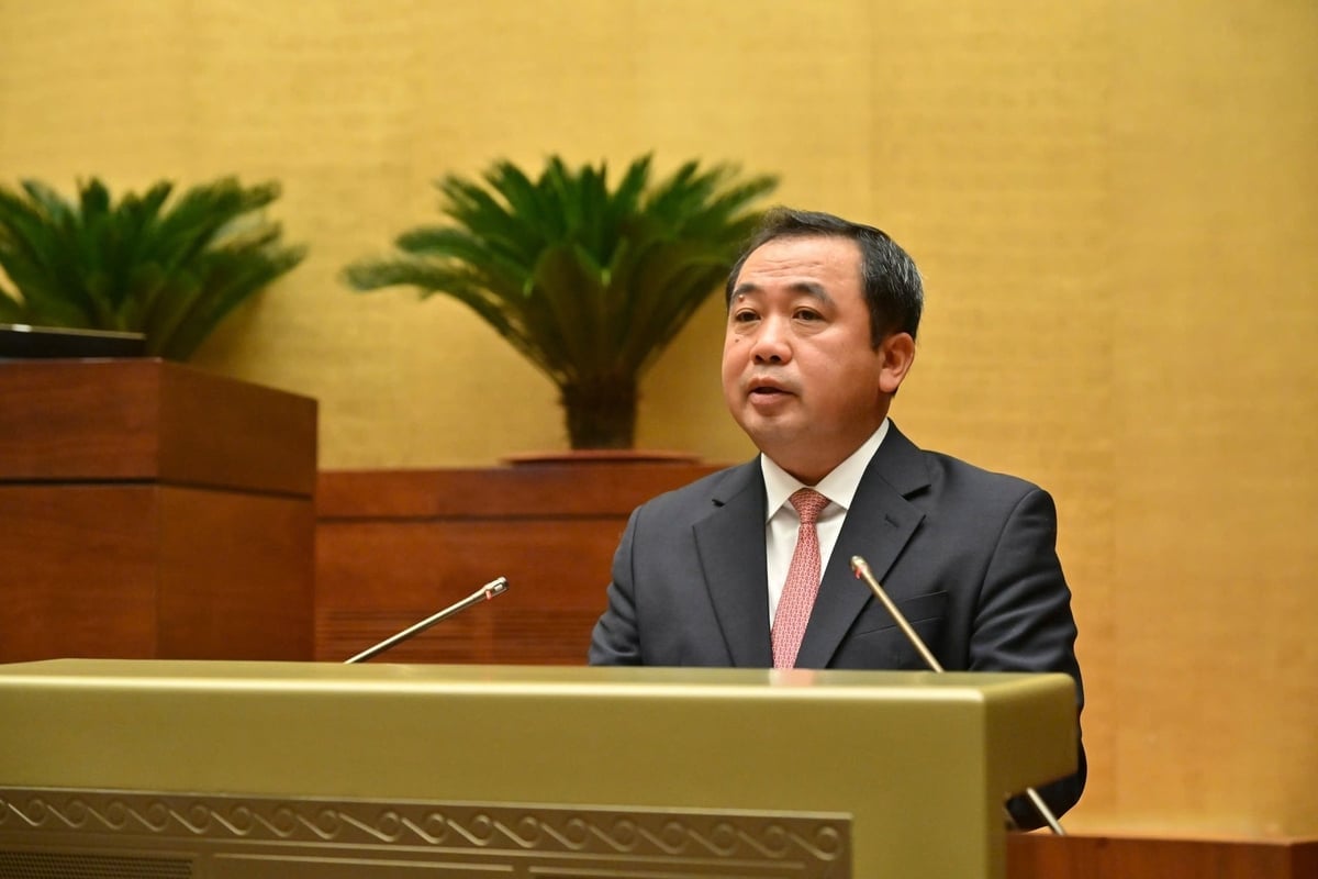 La modificación de la ley es una solución práctica para impulsar el crecimiento socioeconómico, con el objetivo de alcanzar un aumento del PIB del 8 % en 2025 y sentar las bases para un crecimiento de dos dígitos en el próximo período. Foto: Quang Khanh. Sửa đổi Luật là giải pháp thiết thực để thúc đẩy tăng trưởng kinh tế - xã hội, hướng tới mục tiêu tăng GDP 8% trong năm 2025 và tạo nền tảng cho tăng trưởng hai con số trong giai đoạn tiếp theo. Ảnh: Quang Khánh.