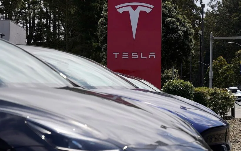 Một cửa hàng của Tesla tại San Mateo, California, Mỹ. (Ảnh: THX/TTXVN)