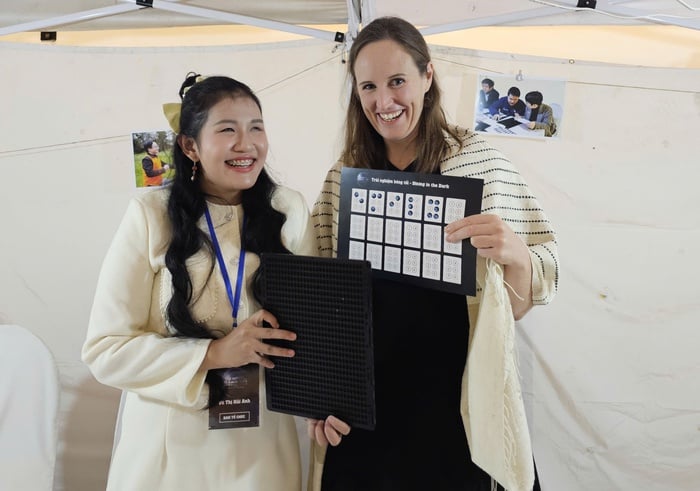 និស្សិតស្រីឯកអគ្គរដ្ឋទូតនៃវប្បធម៌អំណាន យុវជនកំពូលទាំង២០ដែលរស់នៅយ៉ាងស្រស់ស្អាតទូទាំងប្រទេស និងបំផុសគំនិតឱ្យរស់នៅឯករាជ្យ - រូបថត ៣. Nữ sinh viên Đại sứ Văn hóa Đọc, Top 20 Thanh niên sống đẹp toàn quốc và truyền cảm hứng sống tự chủ- Ảnh 3.