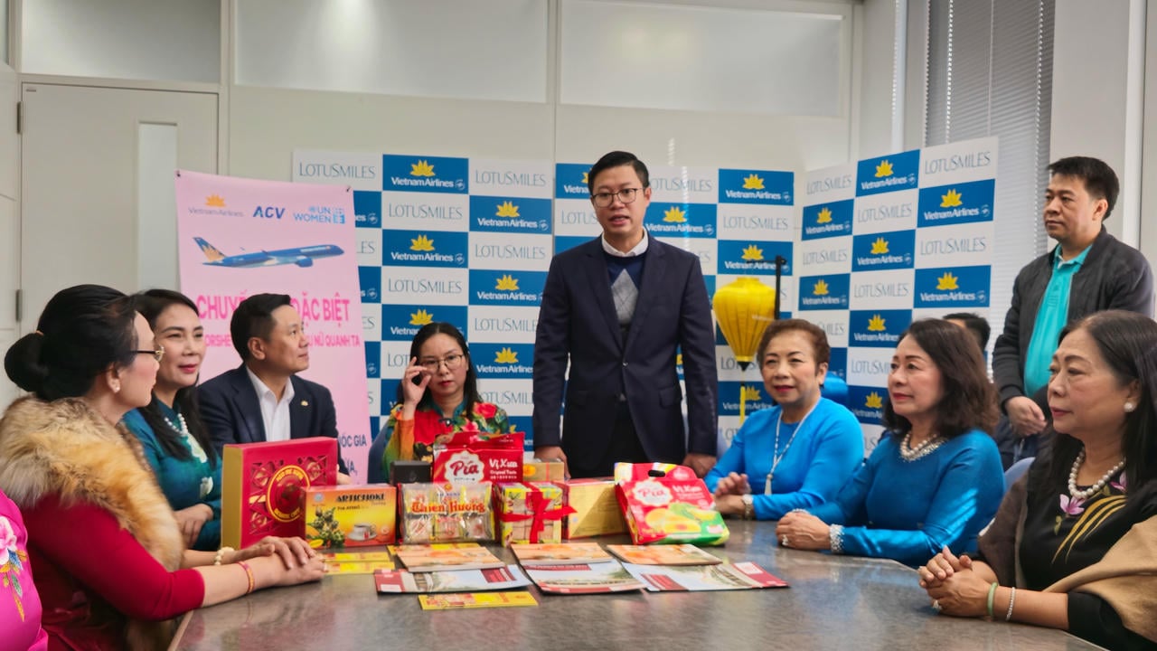 លោក Do Dong Hung បាននិយាយនៅក្នុងកិច្ចប្រជុំ។