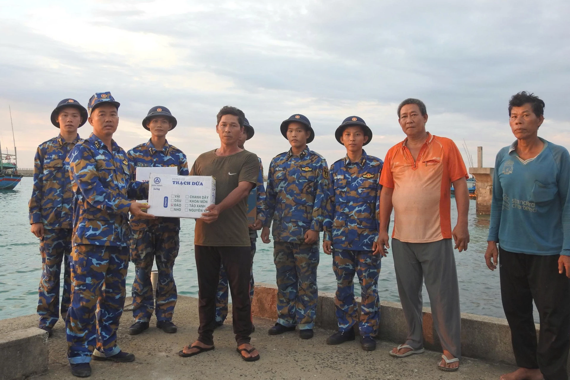 İnsanlar için temel ihtiyaç maddelerini destekleyin.