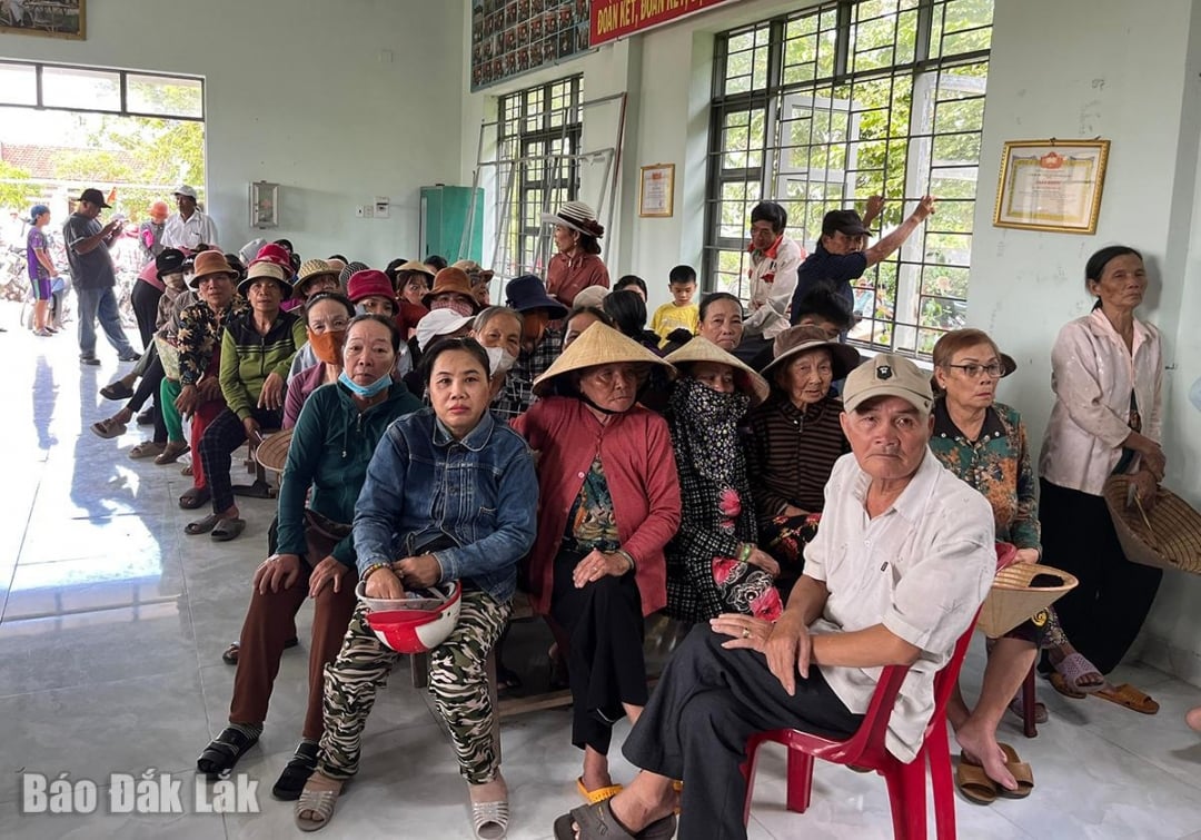 ບ້ານວັດທະນະທຳ ຄຸ້ມບ້ານແມ່ນບ່ອນປອດໄພສຳລັບປະຊາຊົນເພື່ອຫຼີກລ້ຽງໄພນໍ້າຖ້ວມໃນກໍລະນີສຸກເສີນ.