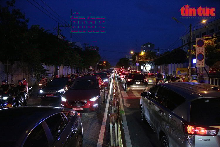 כיתוב לתמונה