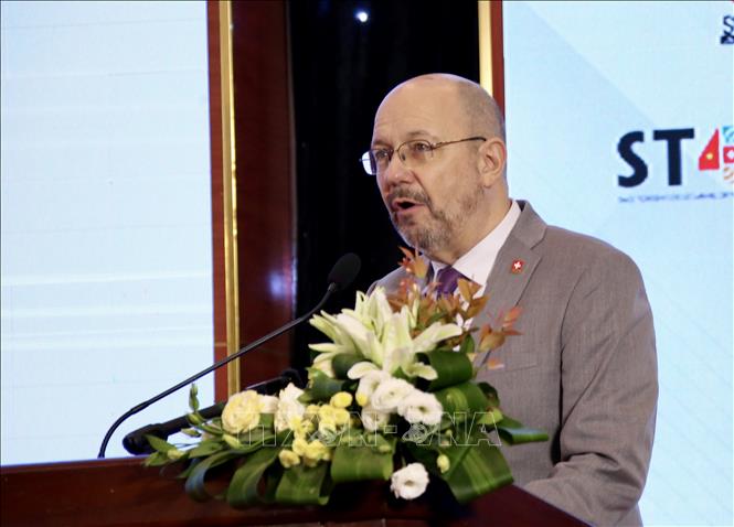 ចំណងជើងរូបថត