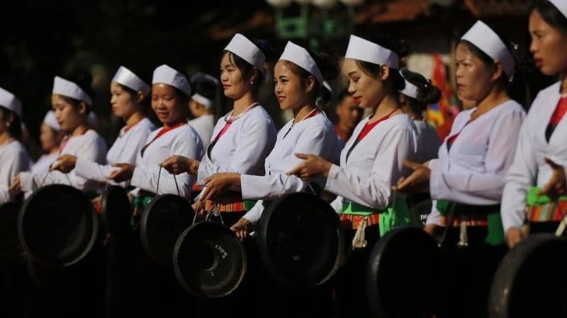 មហោស្រពវប្បធម៌ជនជាតិ Muong លើកទី 2 បានប្រព្រឹត្តទៅចាប់ពីថ្ងៃទី 21 ដល់ថ្ងៃទី 23 ខែវិច្ឆិកាដោយមានសកម្មភាពពិសេសជាច្រើន។