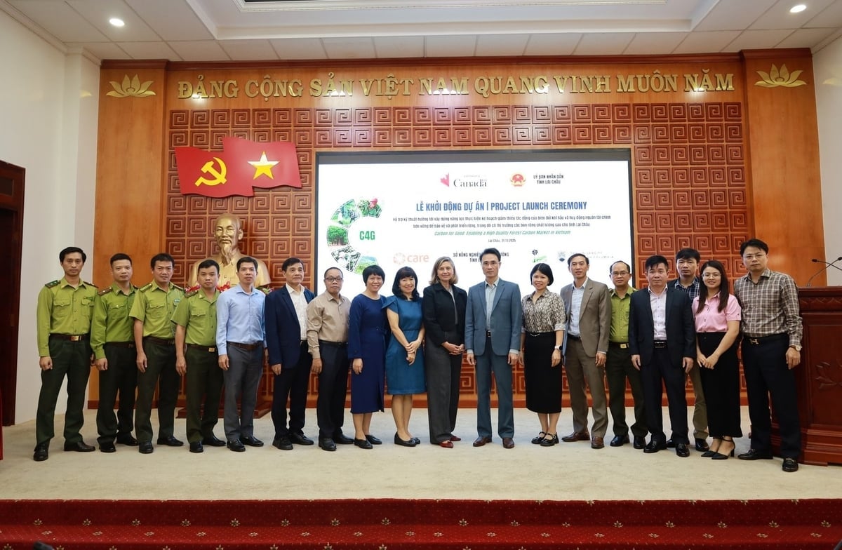 سيُمثّل حفل إطلاق المشروع خطوةً كبيرةً نحو التنمية الزراعية المستدامة في لاي تشاو. تصوير: دوك بينه. Lễ khởi động dự án sẽ là bước tiến lớn trong quá trình phát triển nông nghiệp bền vững của Lai Châu. Ảnh: Đức Bình.