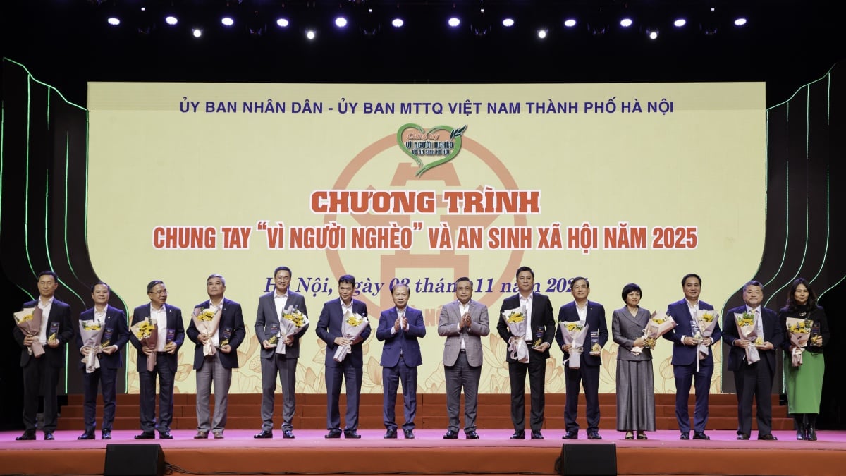 Agribank ủng hộ 10 tỷ đồng chung tay “Vì người nghèo” và an sinh TP. Hà Nội năm 2025