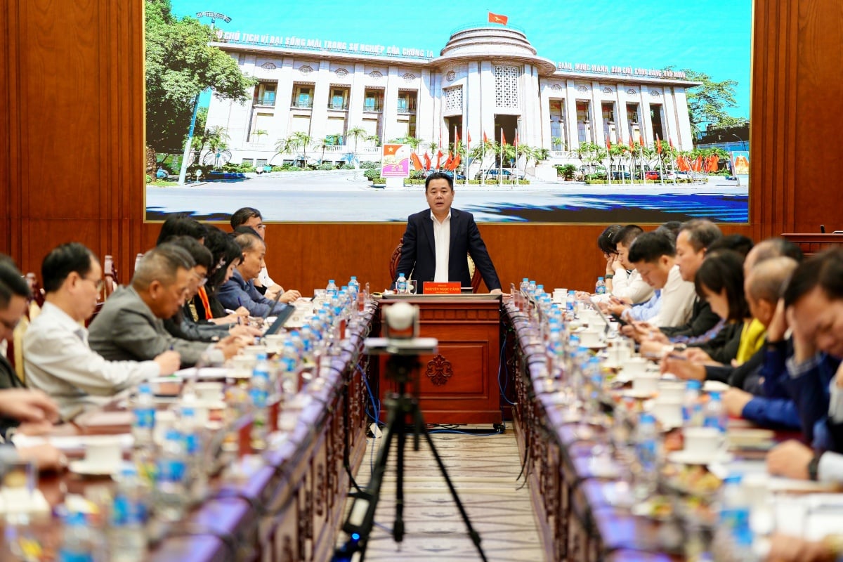 Kredietpakket van 500 biljoen VND: banken zijn klaar en wachten op een specifieke projectenlijst Gói tín dụng 500 nghìn tỷ đồng: Ngân hàng đã sẵn sàng, chờ danh mục dự án cụ thể