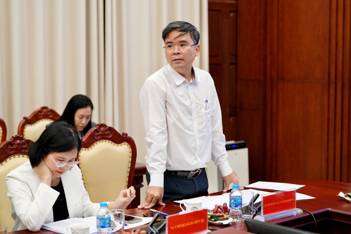 Kredietpakket van 500 biljoen VND: banken zijn klaar en wachten op een specifieke projectenlijst Gói tín dụng 500 nghìn tỷ đồng: Ngân hàng đã sẵn sàng, chờ danh mục dự án cụ thể