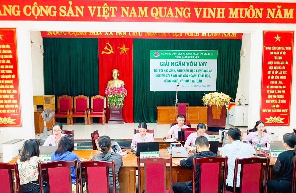 Quang Tri telah melaksanakan kredit keutamaan secara berkesan untuk pelajar STEM. Quảng Trị đã và đang triển khai hiệu quả tín dụng ưu đãi cho sinh viên STEM.