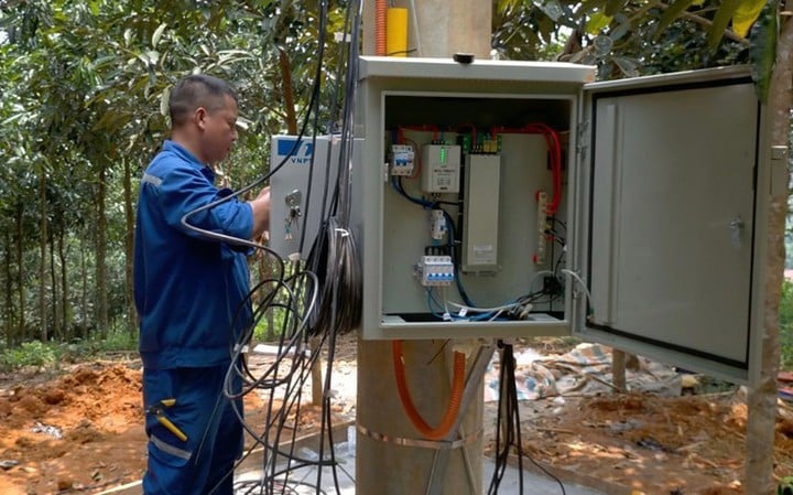 Lao Cai៖ ការធ្វើស្តង់ដារហេដ្ឋារចនាសម្ព័ន្ធឌីជីថល បង្កើតមូលដ្ឋានគ្រឹះសម្រាប់រដ្ឋាភិបាលឌីជីថល សេដ្ឋកិច្ច និងសង្គម - រូបថត ២. Lào Cai: Chuẩn hóa hạ tầng số, tạo nền tảng cho chính quyền, kinh tế và xã hội số- Ảnh 2.