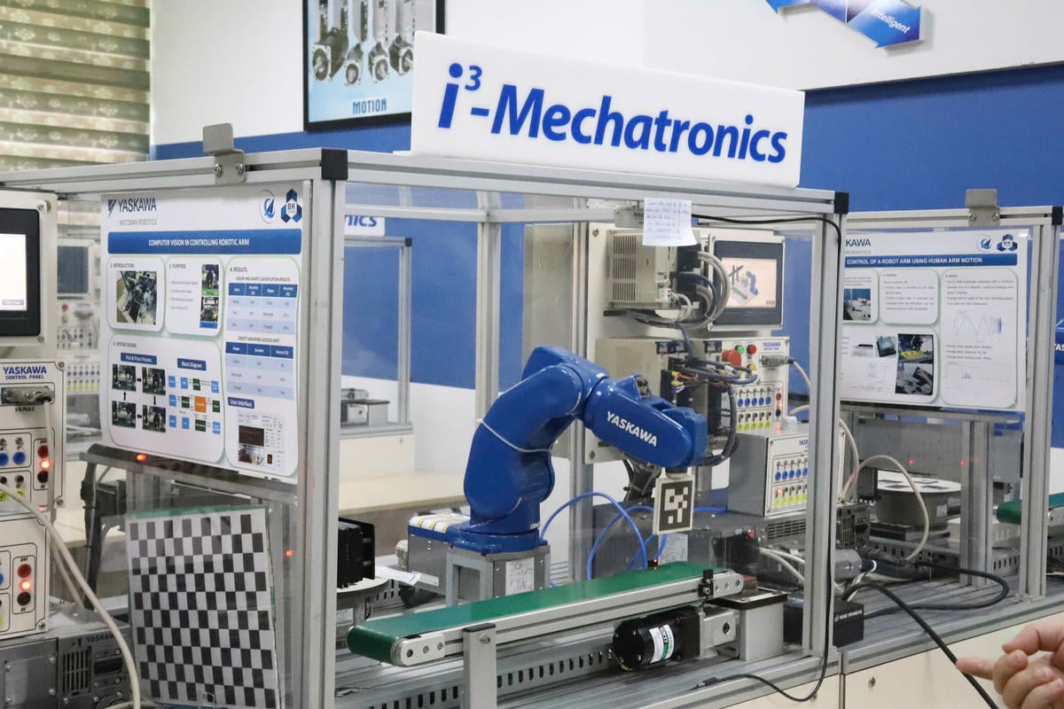 大学は、学生が最新技術を活用できるよう、最新機器に投資しています。写真：S.X