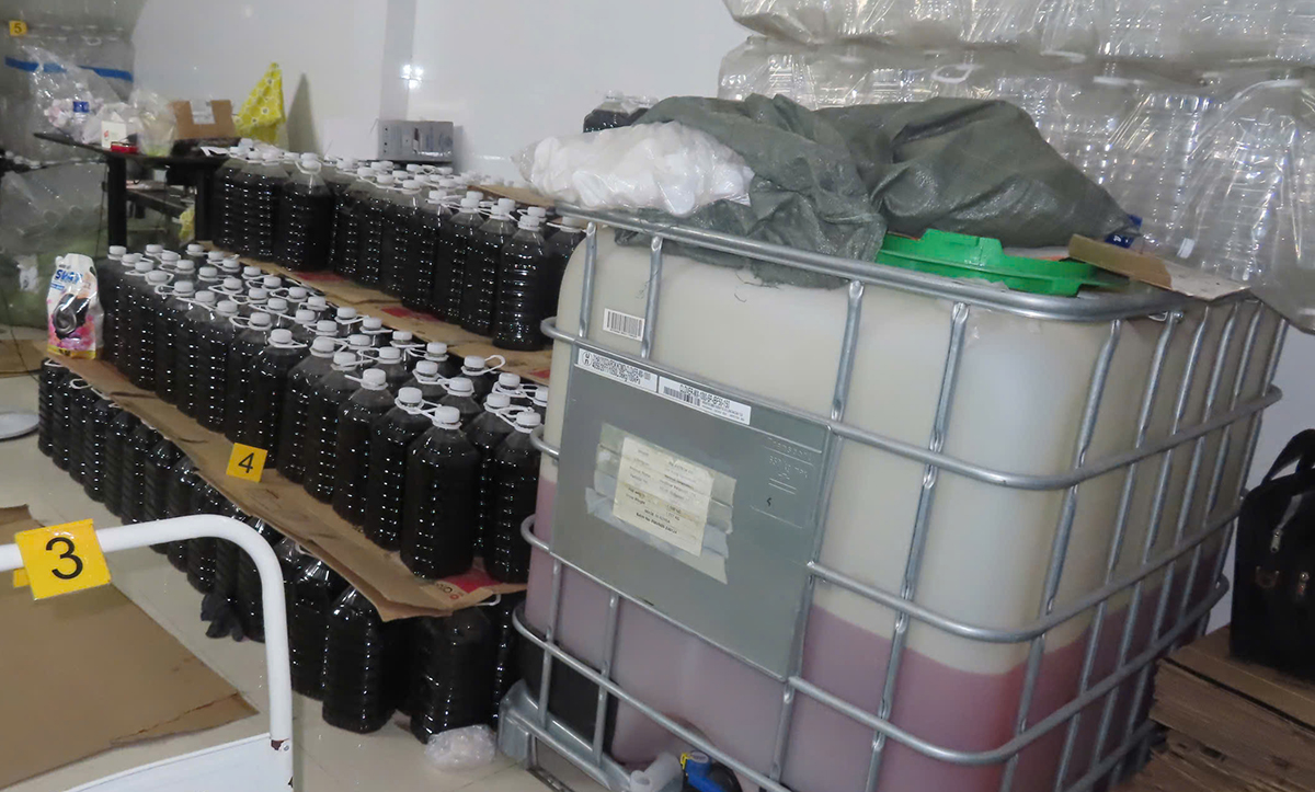 آن جیانگ: پیگرد قانونی افرادی که کالاهای تقلبی مانند غذا، مواد غذایی و افزودنیهای غذایی تولید میکنند