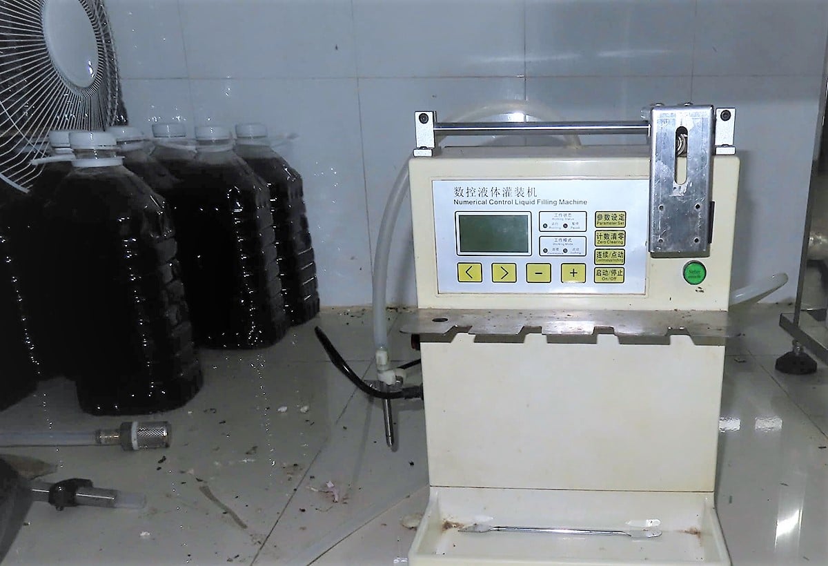 آن جیانگ: پیگرد قانونی افرادی که کالاهای تقلبی مانند غذا، مواد غذایی و افزودنیهای غذایی تولید میکنند