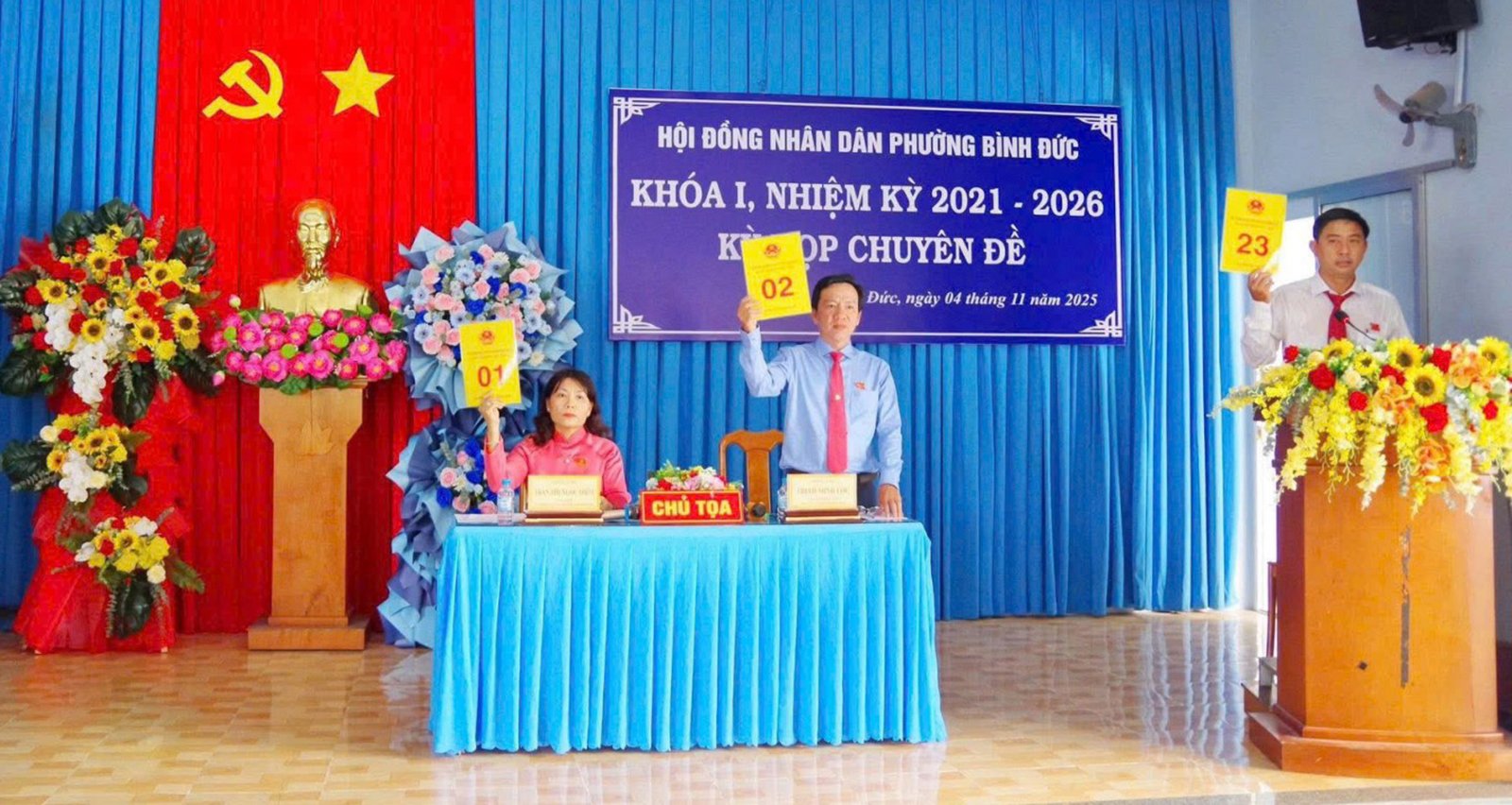 ក្រុមប្រឹក្សាប្រជាជនសង្កាត់ Binh Duc បានបើកសម័យប្រជុំលើកទី៤ Biểu quyết thông qua Nghị quyết