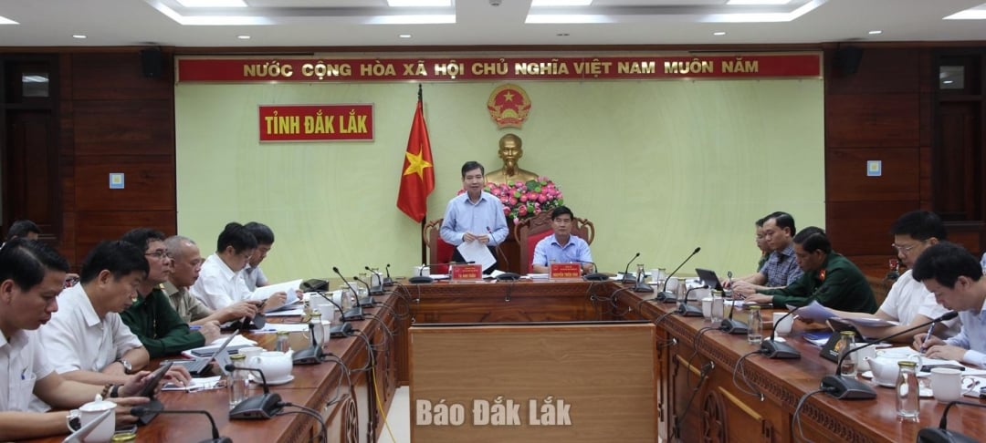 Delegații care participă la întâlnire.