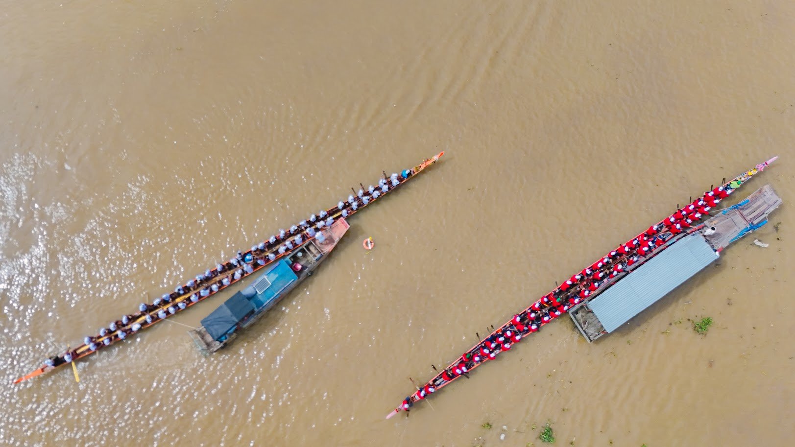 Cận cảnh các đội đua ghe ngo tranh tài tại lễ hội Ooc Om Boc Vĩnh Long- Ảnh 2.