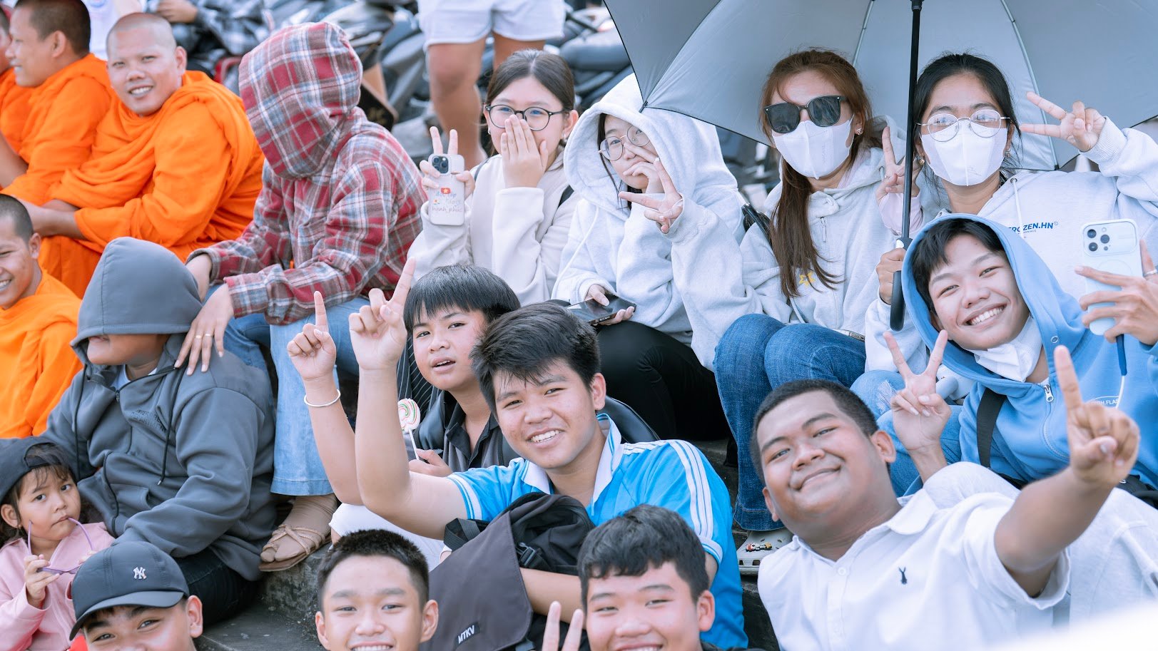 Cận cảnh các đội đua ghe ngo tranh tài tại lễ hội Ooc Om Boc Vĩnh Long- Ảnh 5.