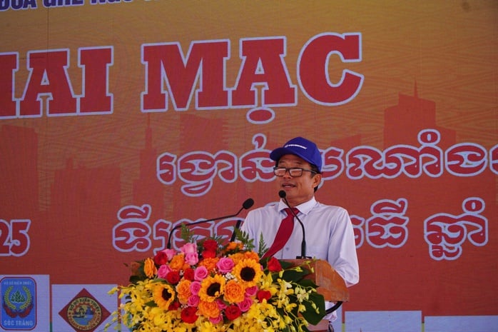 VIDEO: 61 đội đua ghe ngo tranh tài nghẹt thở trên sông Maspéro ở Cần Thơ - Ảnh 1.