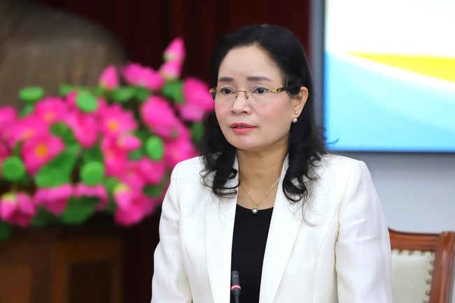 ສືບຕໍ່ກວດກາ ແລະ ປະຕິບັດສຳເລັດວຽກງານກະກຽມໃຫ້ແກ່ອາທິດ “ມະຫາສາມັກຄີທົ່ວປວງຊົນທັງຊາດ - ມໍລະດົກວັດທະນະທຳຫວຽດນາມ” ແລະ ງານບຸນວັດທະນະທຳຊົນເຜົ່າແຂວງເທື່ອທີ 2 ປີ 2025 - ຮູບທີ 1. Tiếp tục rà soát, hoàn thiện các nội dung chuẩn bị cho Tuần “Đại đoàn kết dân tộc - Di sản văn hóa Việt Nam” và Ngày hội Văn hóa dân tộc Mường lần thứ II năm 2025 - Ảnh 1.