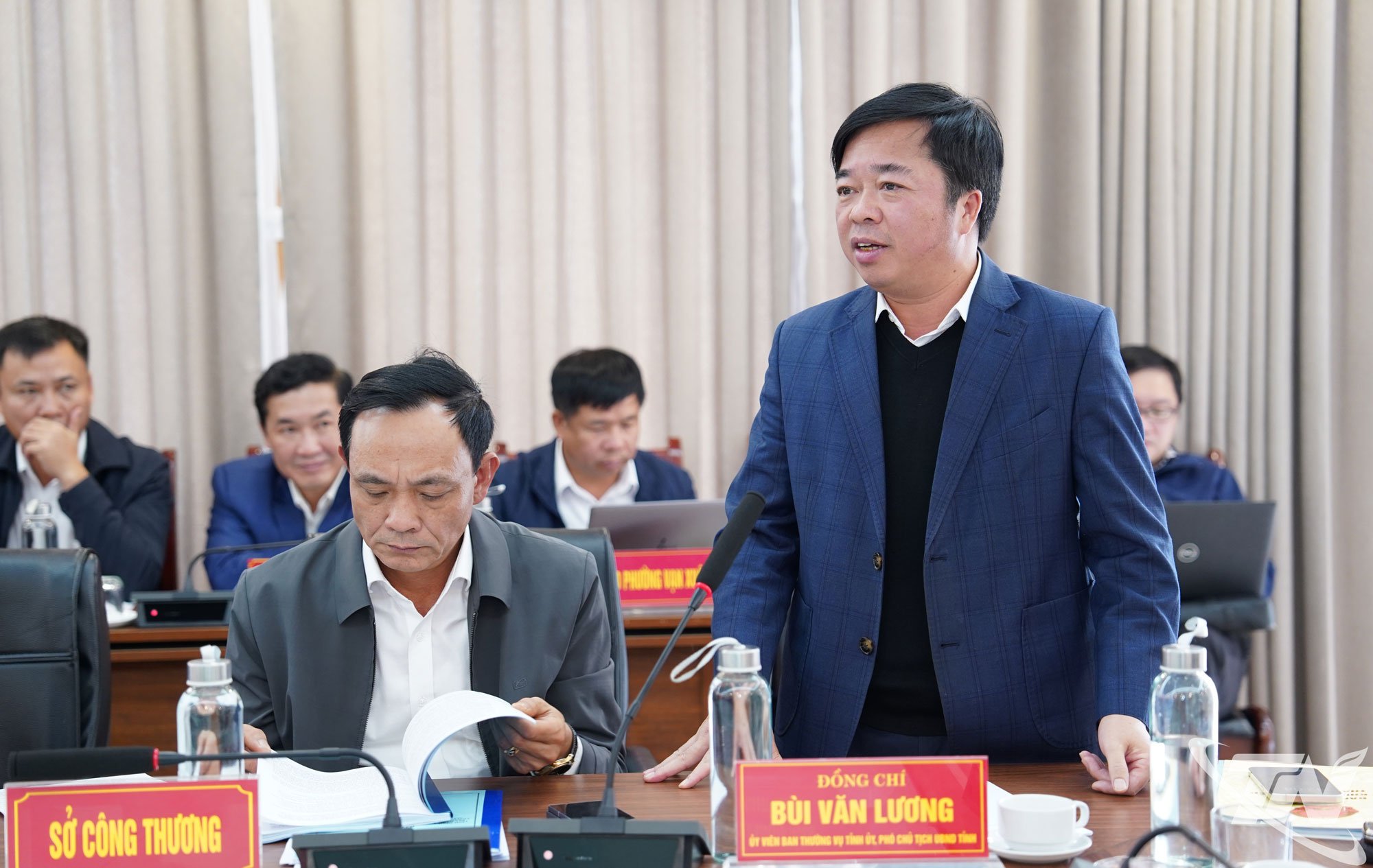 Kamerat Bui Van Luong, medlem av provinspartiets stående komité og nestleder i provinsens folkekomité, talte.