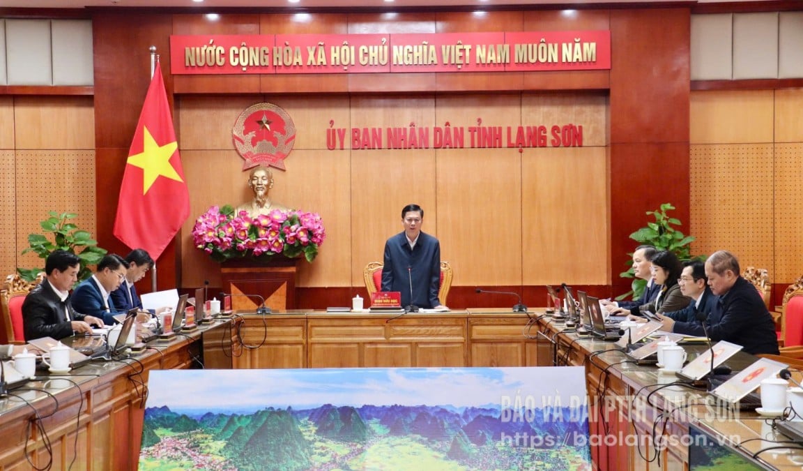 Komrad Dinh Huu Hoc, Ahli Jawatankuasa Tetap Parti Wilayah, Naib Pengerusi Tetap Jawatankuasa Rakyat Wilayah mengakhiri mesyuarat itu.