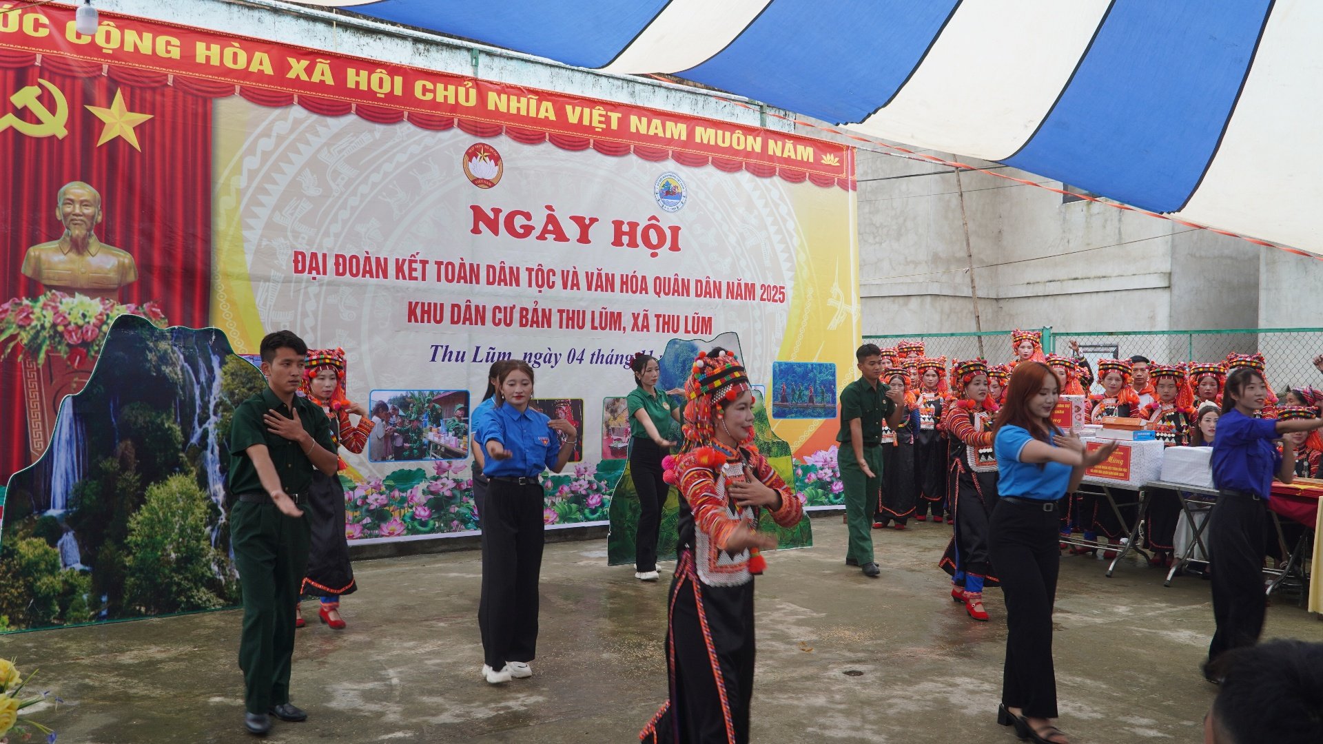 Chương trình văn nghệ chào mừng ngày hội Đại đoàn kết dân tộc và văn hóa quân dân năm 2025 tại bản Thu Lũm. Chương trình văn nghệ chào mừng ngày hội Đại đoàn kết dân tộc và văn hóa quân dân năm 2025 tại bản Thu Lũm.